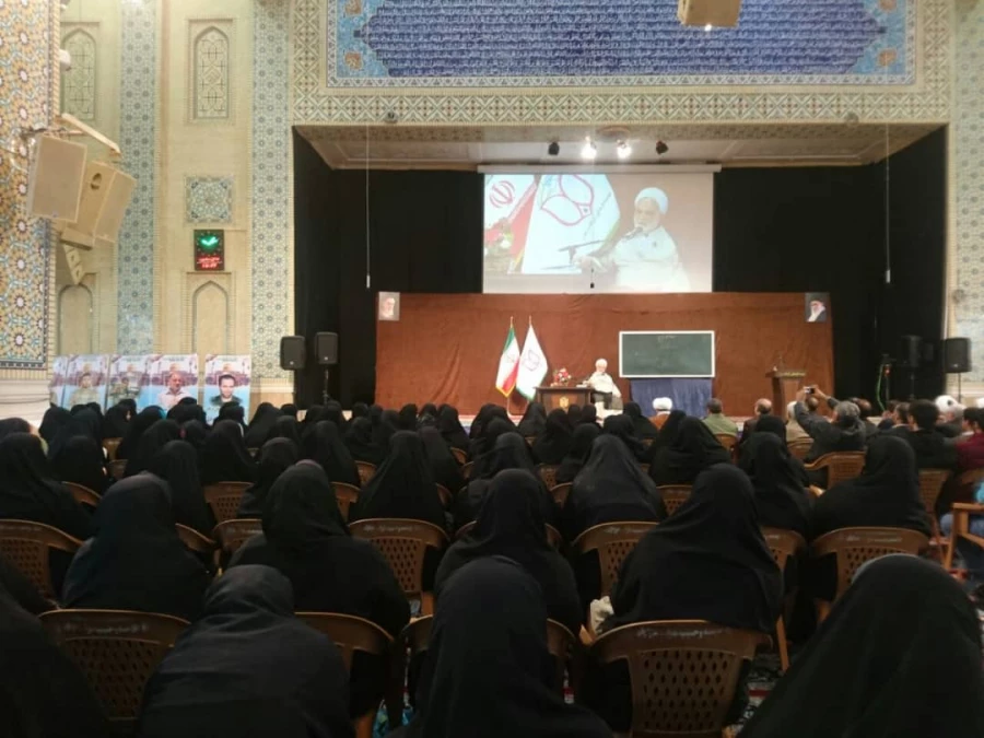 دیدار دانشجومعلمان با حجه الاسلام و المسلمین قرائتی رئیس محترم اقامه نماز 3