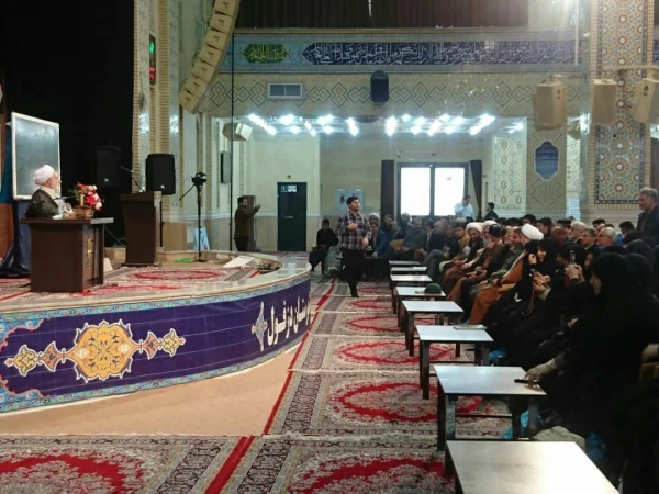 دیدار دانشجومعلمان با حجه الاسلام و المسلمین قرائتی رئیس محترم اقامه نماز 4