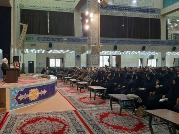 دیدار دانشجومعلمان با حجه الاسلام و المسلمین قرائتی رئیس محترم اقامه نماز 5