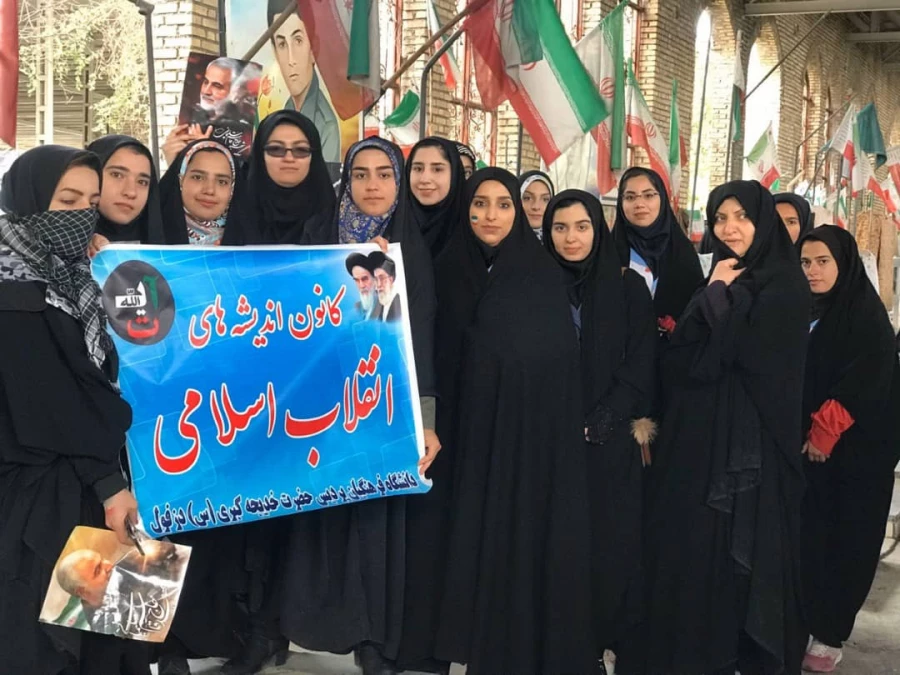 گلباران و تجدید میثاق با شهدا در روز یوم الله 22 بهمن  3