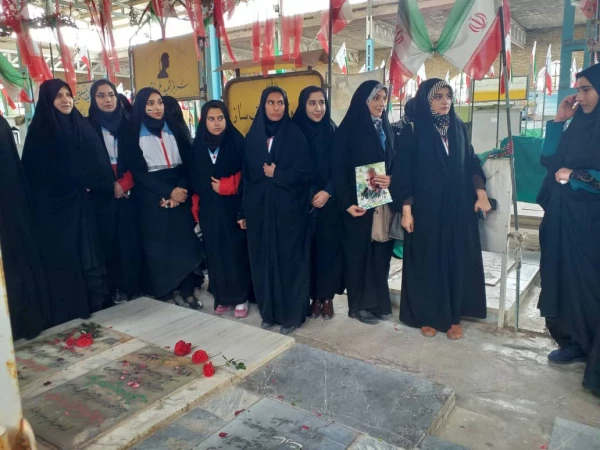 گلباران و تجدید میثاق با شهدا در روز یوم الله 22 بهمن  4