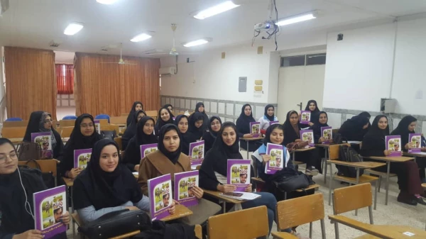 برگزاری همایش دانشجویان همیار سلامت جسم و روان در خصوص پیشگیری از کرونا ویروس 12