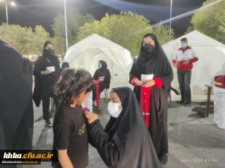 حضور فعال اعضای کانون فرهنگی مرکز خدیجه کبری (س) در پوشش امدادی جمعیت هلال احمر این شهرستان به مناسبت مراسم اربعین حسینی