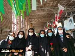 عطر افشانی وگلباران مزار شهدای شهر دزفول توسط پرسنل  و دانشجویان مرکز آموزش عالی حضرت خدیجه کبری(س) به مناسبت 13 آبان 2