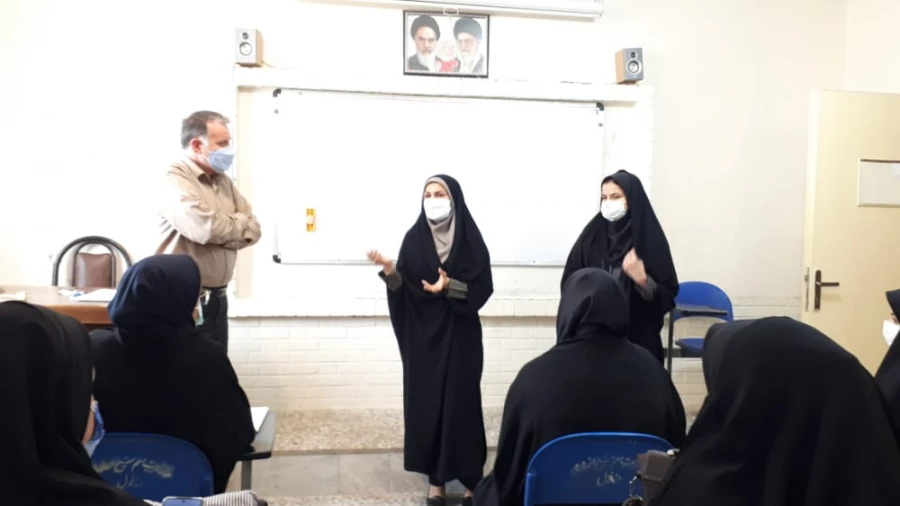 بازدید رئیس مرکز حضرت خدیجه کبری(س) دزفول از اولین کلاس های حضوری 2