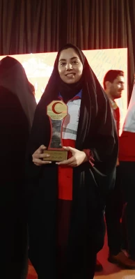 درخشش دبیر کانون دانشجویی هلال احمر دانشگاه فرهنگیان حضرت خدیجه کبری (س)دزفول در آیین تجلیل از اعضای برتر جمعیت هلال احمر استان خوزستان 
 2