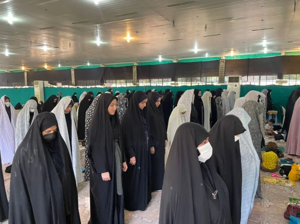  شرکت مدیر و پرسنل دانشگاه فرهنگیان خدیجه کبری در مراسم نماز عبادیی_ سیاسی جمعه  و میز خدمت به مناسبت هفته دولت  3