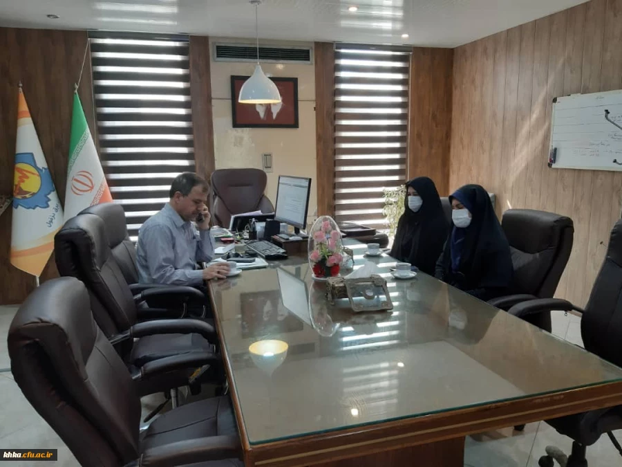 برگزاری جلسه رئیس مرکز خدیجه کبری(س) با آقای مهندس نمازی رئیس اداره برق شهرستان دزفول 2