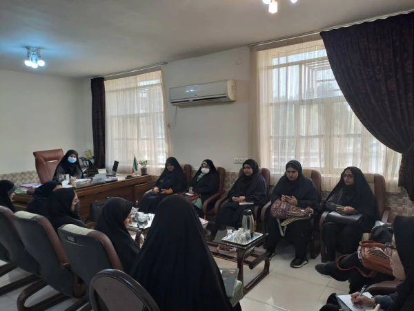 برگزاری جلسه کمیته فرهنگی با حور رئیس مرکز و دبیران انجمن ها و کانون ها
 2