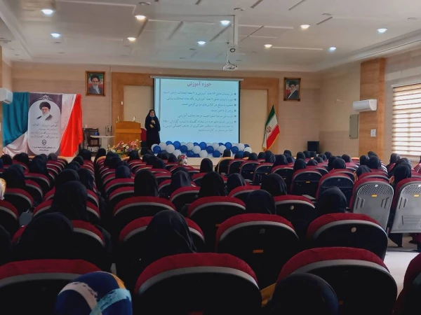 برگزاری نشست توجیهی  رئیس مرکز آموزش عالی حضرت خدیجه کبری(س) با دانشجویان جدیدالورود ۱۴۰۱
 2