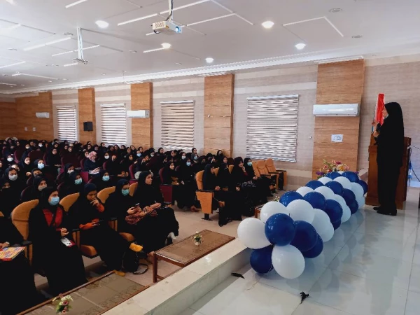 برگزاری نشست توجیهی  رئیس مرکز آموزش عالی حضرت خدیجه کبری(س) با دانشجویان جدیدالورود ۱۴۰۱
 2