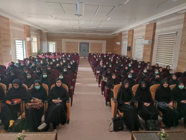 برگزاری نشست توجیهی  رئیس مرکز آموزش عالی حضرت خدیجه کبری(س) با دانشجویان جدیدالورود ۱۴۰۱
 2