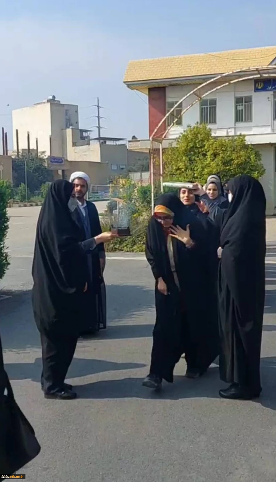 آذین بندی دانشگاه به مناسبت دهه فجر 5