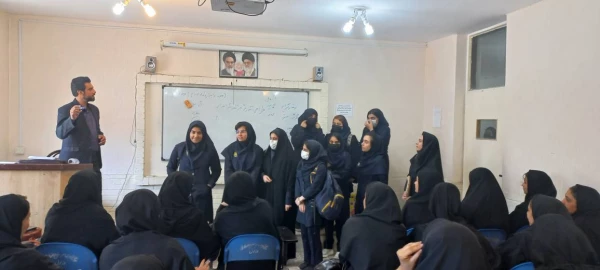 بازدید دانش آموزان دبیرستان از مرکزحضرت خدیجه کبری(ُس)  2