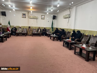 حضور رئیس مرکز و دوتن از دانشجو معلمان در نشست صمیمانه با امام جمعه محترم شهرستان دزفول