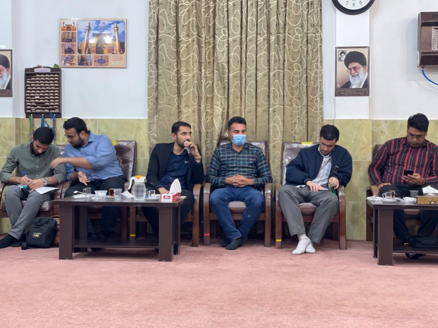 حضور رئیس مرکز و دوتن از دانشجو معلمان در نشست صمیمانه با امام جمعه محترم شهرستان دزفول 3