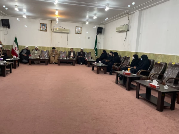 حضور رئیس مرکز و دوتن از دانشجو معلمان در نشست صمیمانه با امام جمعه محترم شهرستان دزفول 6