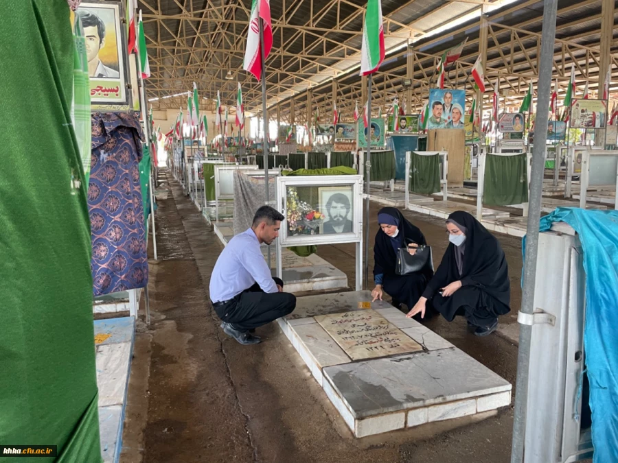 عطرافشانی و غبار روبی مزار شهدا 3