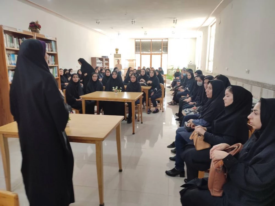 بازدید دبیرستان های ام سلمه و سرور از دانشگاه فرهنگیان حضرت خدیجه کبری(س) 2