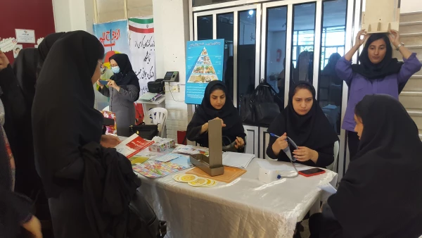 برپایی ایستگاه سلامت ویژه دانشجویان به مناسبت هفته سلامت با شعار «سلامت برای همه» 3