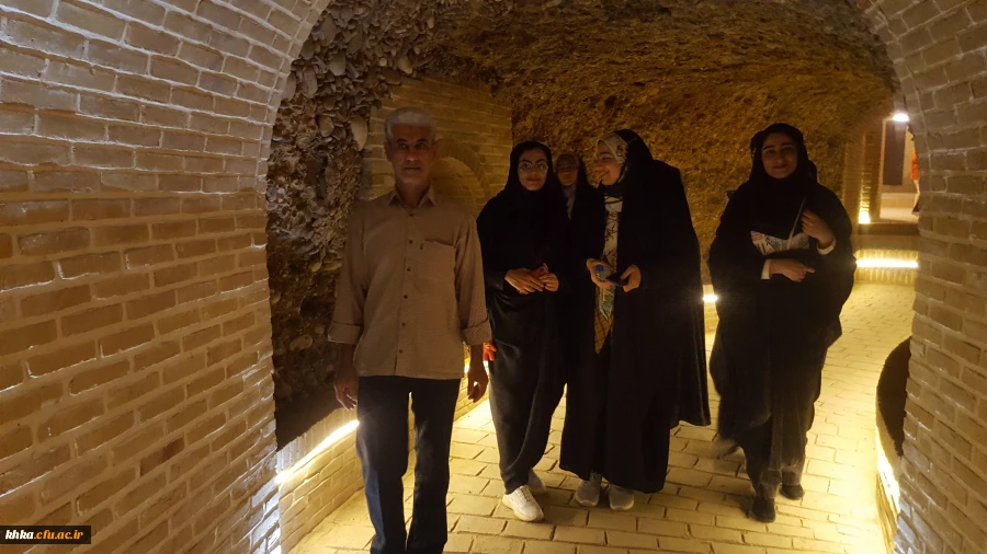 بازدید دانشجومعلمان مرکز خدیجه کبری (س)  از قُمِش سر به طاق آقامیر به مناسبت گرامیداشت هفتۀ سراهای دانشجویی 4