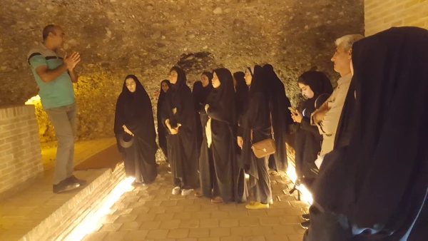 بازدید دانشجومعلمان مرکز خدیجه کبری (س)  از قُمِش سر به طاق آقامیر به مناسبت گرامیداشت هفتۀ سراهای دانشجویی 6