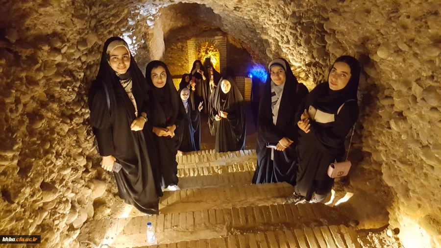 بازدید دانشجومعلمان مرکز خدیجه کبری (س)  از قُمِش سر به طاق آقامیر به مناسبت گرامیداشت هفتۀ سراهای دانشجویی 8