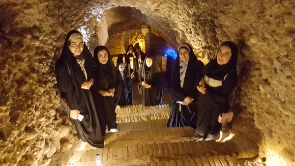 بازدید دانشجومعلمان مرکز خدیجه کبری (س)  از قُمِش سر به طاق آقامیر به مناسبت گرامیداشت هفتۀ سراهای دانشجویی 9