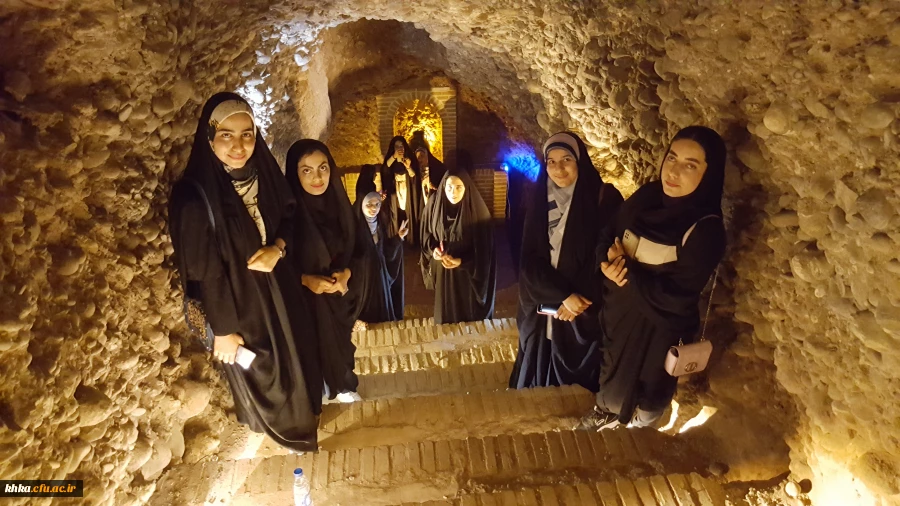 بازدید دانشجومعلمان مرکز خدیجه کبری (س)  از قُمِش سر به طاق آقامیر به مناسبت گرامیداشت هفتۀ سراهای دانشجویی 9