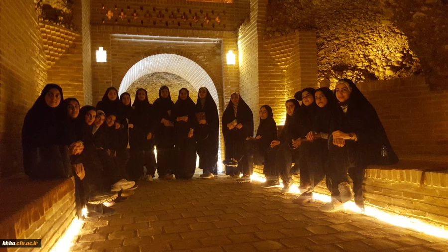 بازدید دانشجومعلمان مرکز خدیجه کبری (س)  از قُمِش سر به طاق آقامیر به مناسبت گرامیداشت هفتۀ سراهای دانشجویی 10