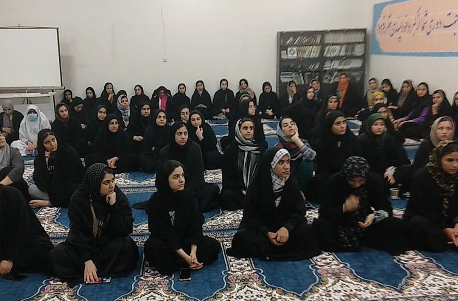 برگزاری نشست آموزشی با عنوان سازگاری با محیط خوابگاهی به مناسبت گرامیداشت هفته بهداشت روان 3