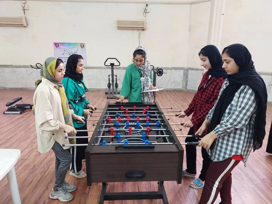 برگزاری مسابقه ورزشی بدمینتون و فوتبال دستی بین دانشجویان 6