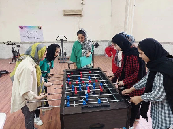 برگزاری مسابقه ورزشی بدمینتون و فوتبال دستی بین دانشجویان 8