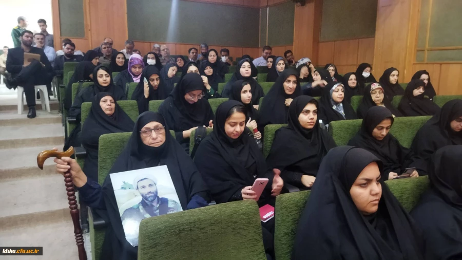 حضور در مراسم رونمایی کتاب 188 سرباز 2