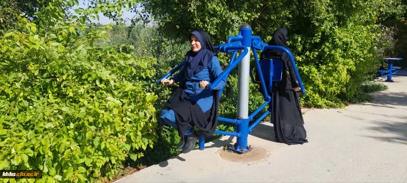 صرف صبحانه در فضای سبز توسط همکاران مرکز  8