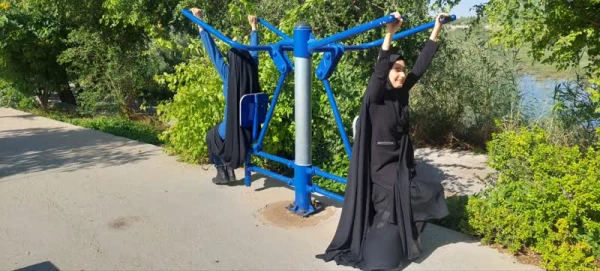 صرف صبحانه در فضای سبز توسط همکاران مرکز  9