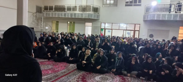 برگزاری نشست صمیمی و تعاملی ریاست مرکز با دانشجویان خوابگاهی 8