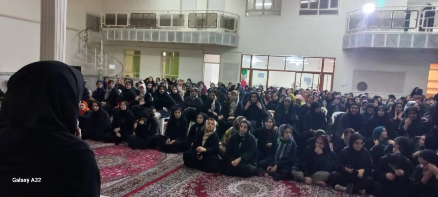 برگزاری نشست صمیمی و تعاملی ریاست مرکز با دانشجویان خوابگاهی 8