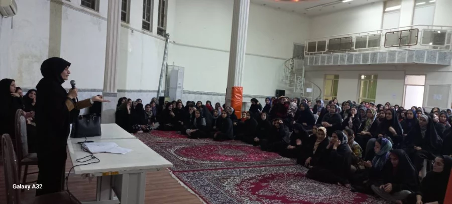 برگزاری نشست صمیمی و تعاملی ریاست مرکز با دانشجویان خوابگاهی 9