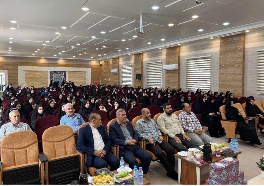 برگزاری آیین استقبال از دانشجویان جدیدالورود مرکز آموزش عالی حضرت خدیجه کبری(س) در سال 1403 6