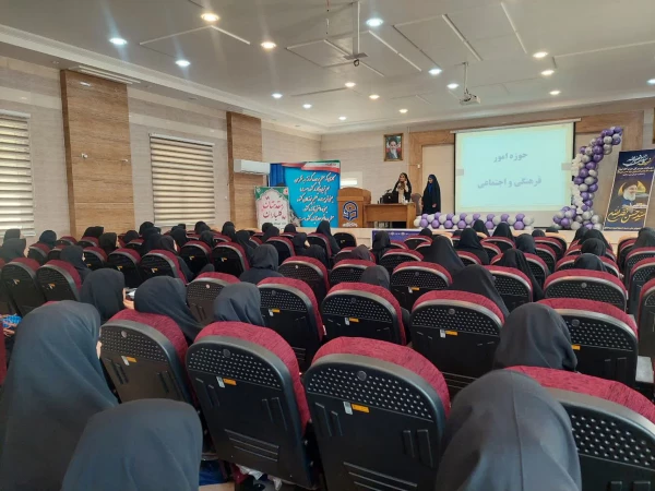 برگزاری جلسه توجیهی دانشجویان جدیدالورود در مرکز آموزش عالی حضرت خدیجه کبری(س) دزفول 5