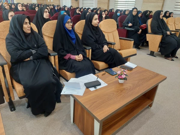 برگزاری جلسه توجیهی دانشجویان جدیدالورود در مرکز آموزش عالی حضرت خدیجه کبری(س) دزفول 9