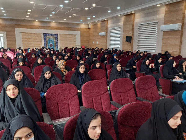 برگزاری جلسه توجیهی دانشجویان جدیدالورود در مرکز آموزش عالی حضرت خدیجه کبری(س) دزفول 12