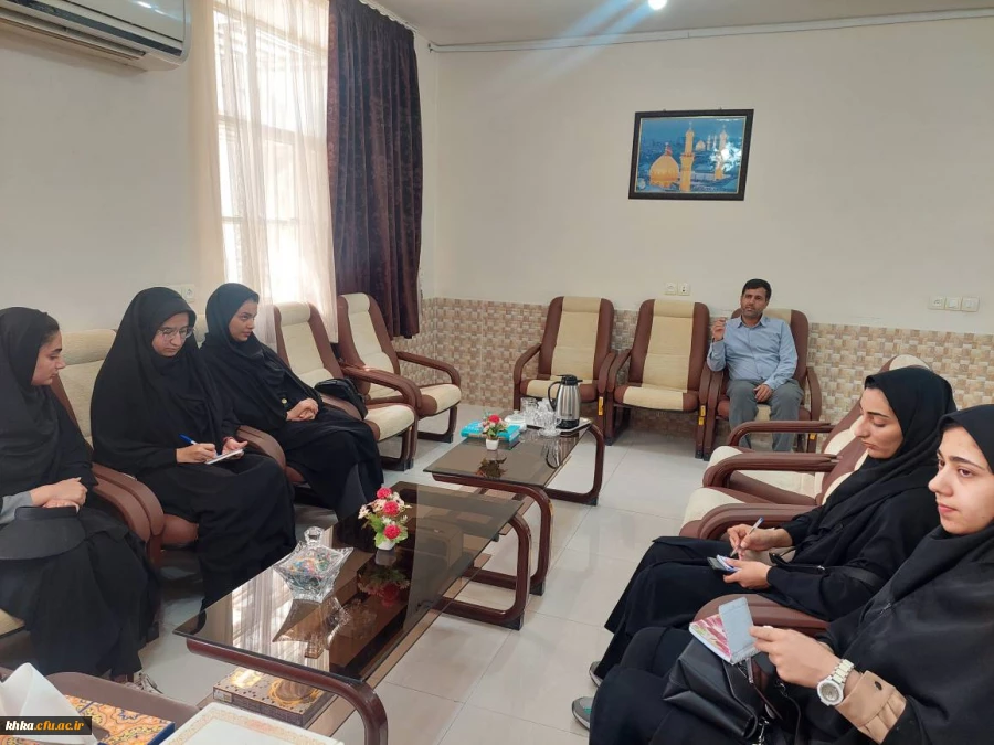 جلسه اعضای شورای صنفی با رئیس مرکز 2