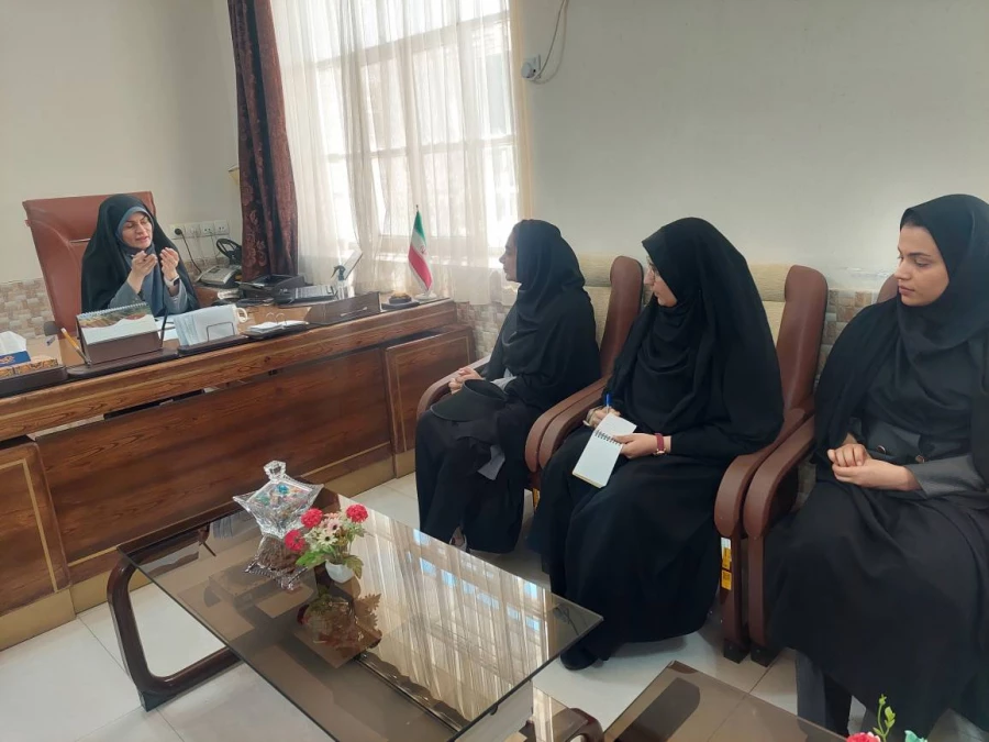 جلسه اعضای شورای صنفی با رئیس مرکز 3