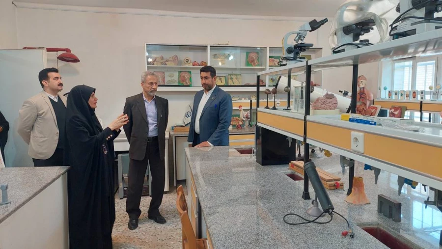 بازدید بازرسان وزارت علوم و فناوری  دانشگاه شهید چمران و مسئول نظارت و ارزیابی  مدیریت استان مرکز آموزش عالی حضرت خدیجه کبری (س) دزفول.  3