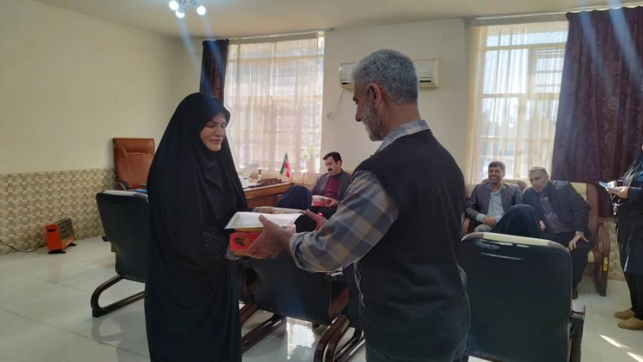 تقدیر از کارکنان مرکز آموزش عالی حضرت خدیجه کبری(س) به مناسبت ولادت باسعادت امام علی (ع) 2