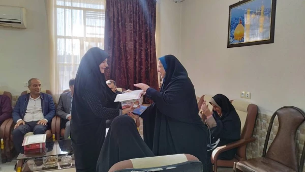 تقدیر از کارکنان مرکز آموزش عالی حضرت خدیجه کبری(س) به مناسبت ولادت باسعادت امام علی (ع) 4