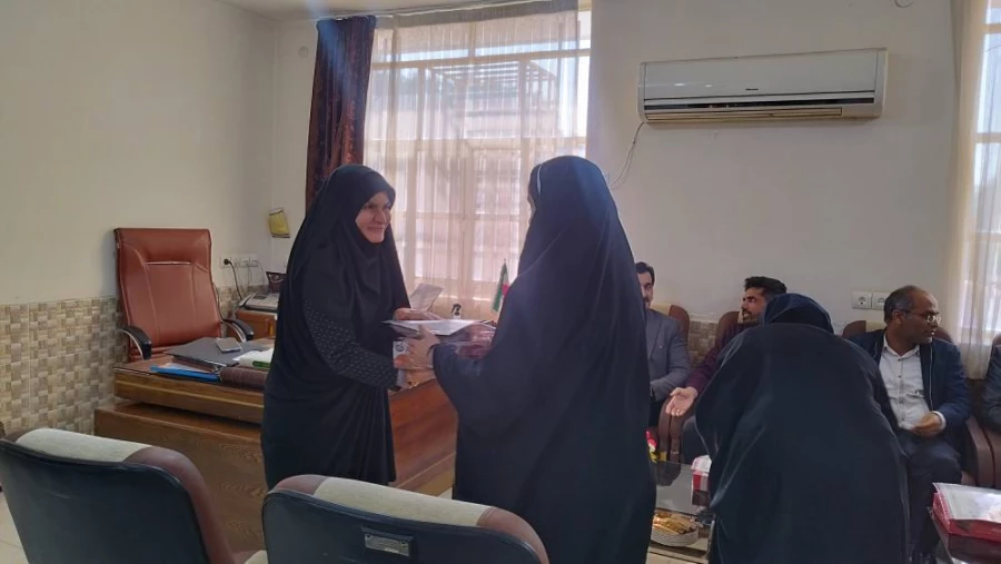 تقدیر از کارکنان مرکز آموزش عالی حضرت خدیجه کبری(س) به مناسبت ولادت باسعادت امام علی (ع) 6