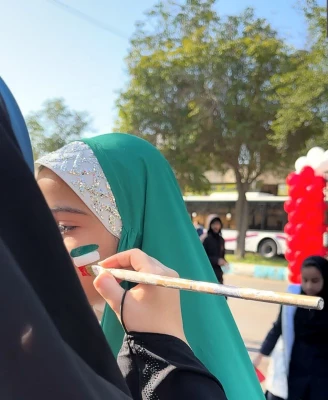 حضور پرشور دانشجومعلمان  مرکز آموزش عالی حضرت خدیجه کبری (س) دزفول، مسئولین دانشگاه فرهنگیان و دیگر شرکت کنندگان جشنواره سرود و هنرهای نمایشی در راهپیمایی ۲۲ بهمن، 8